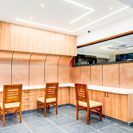 Townhouse Aarav Business Hotel ไฮเดอราบัด ภายนอก รูปภาพ