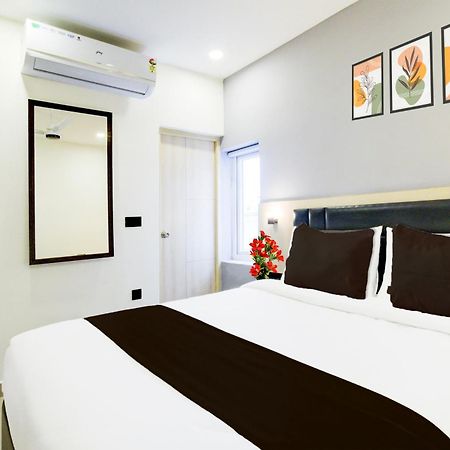 Townhouse Aarav Business Hotel ไฮเดอราบัด ภายนอก รูปภาพ