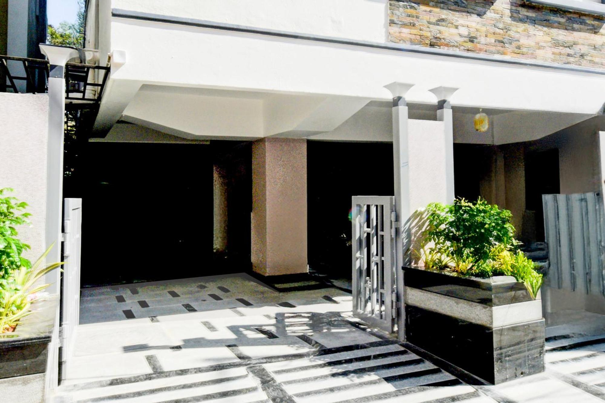 Townhouse Aarav Business Hotel ไฮเดอราบัด ภายนอก รูปภาพ