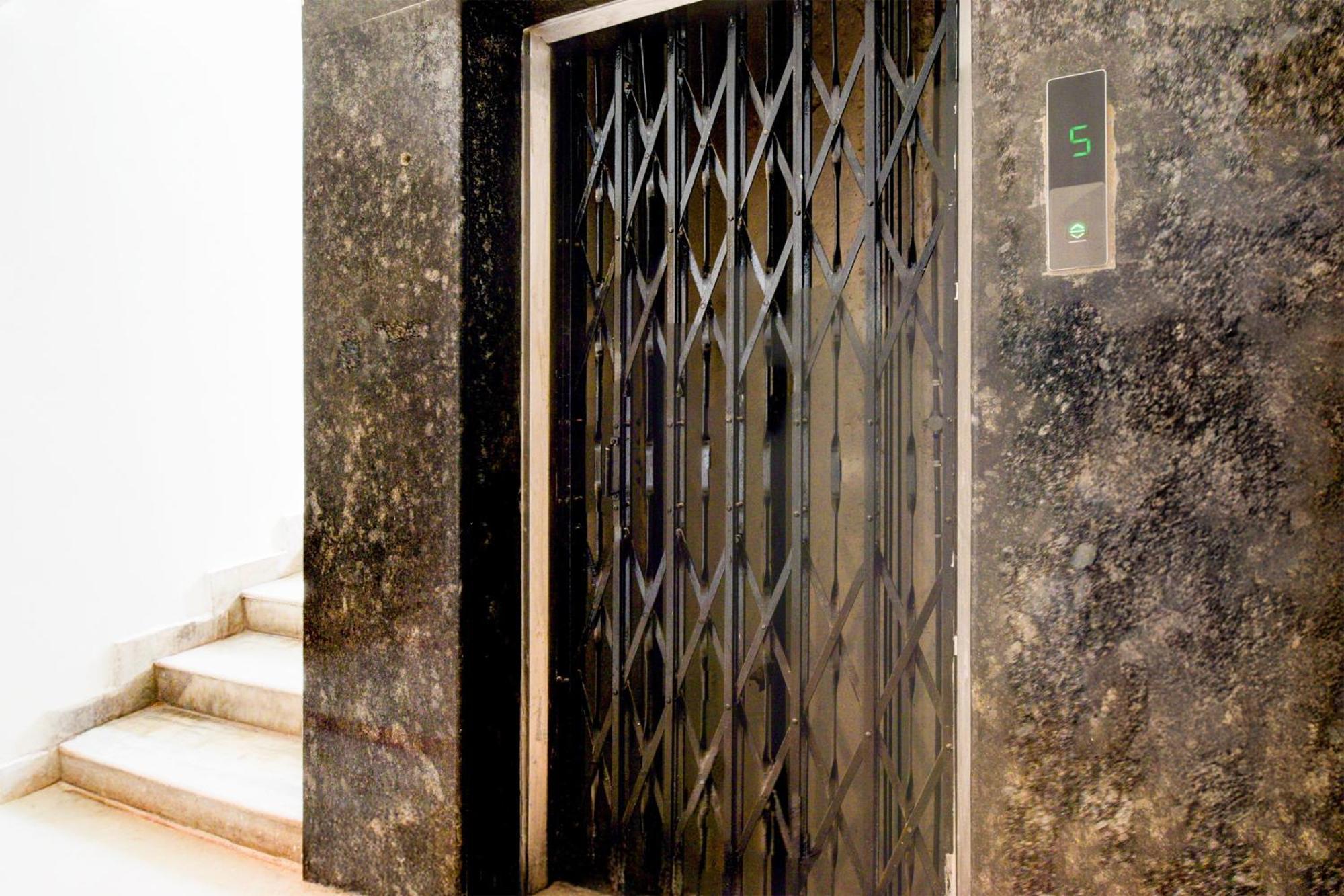 Townhouse Aarav Business Hotel ไฮเดอราบัด ภายนอก รูปภาพ