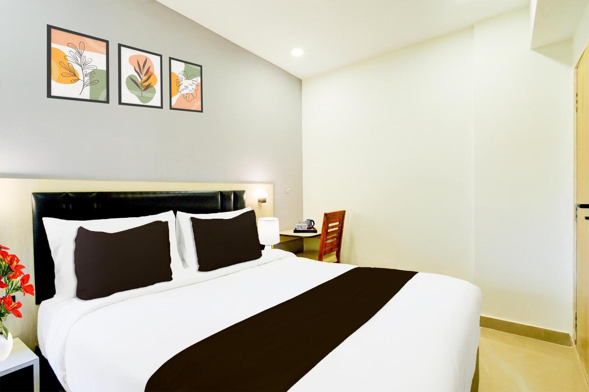 Townhouse Aarav Business Hotel ไฮเดอราบัด ภายนอก รูปภาพ