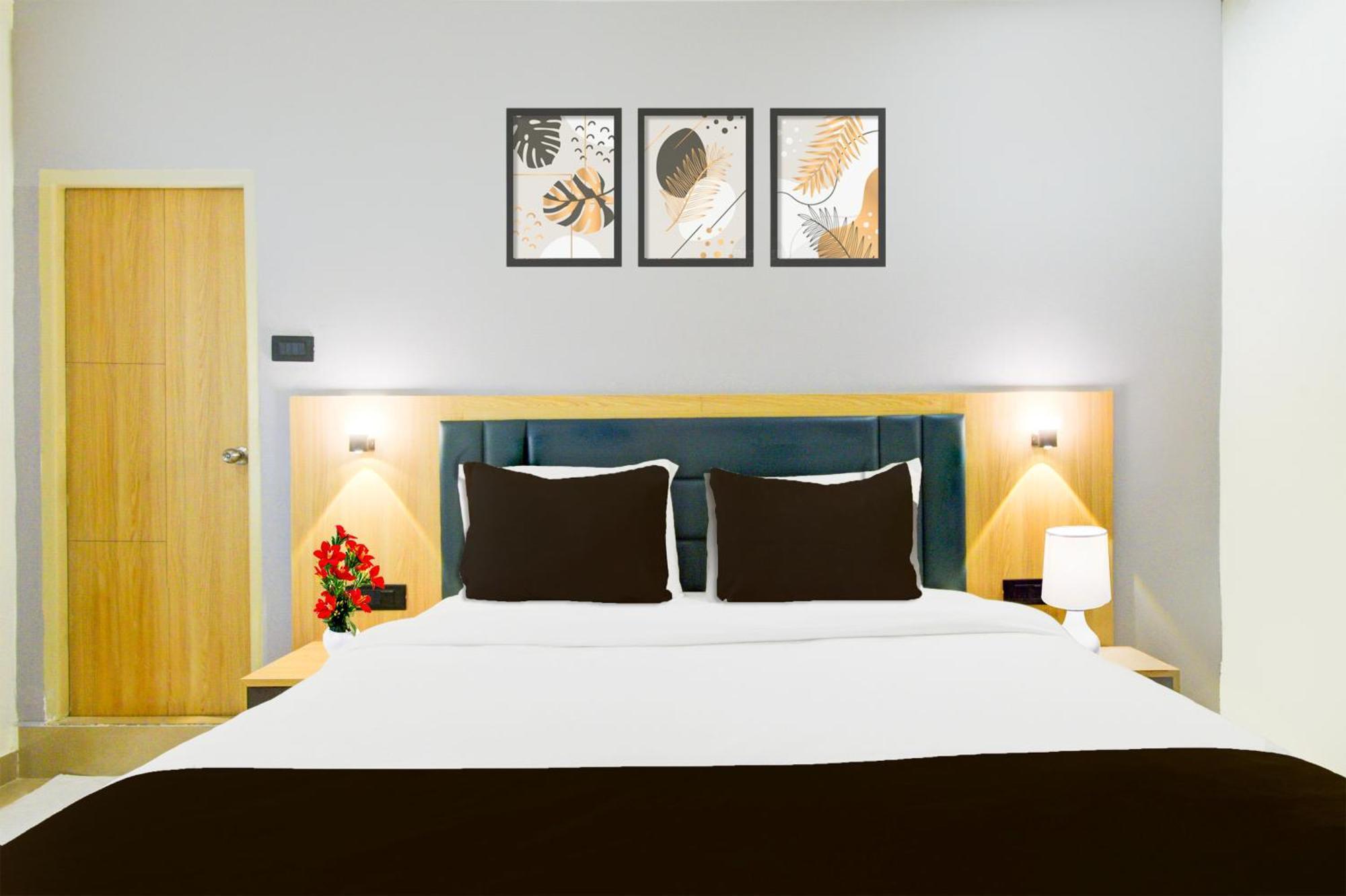 Townhouse Aarav Business Hotel ไฮเดอราบัด ภายนอก รูปภาพ