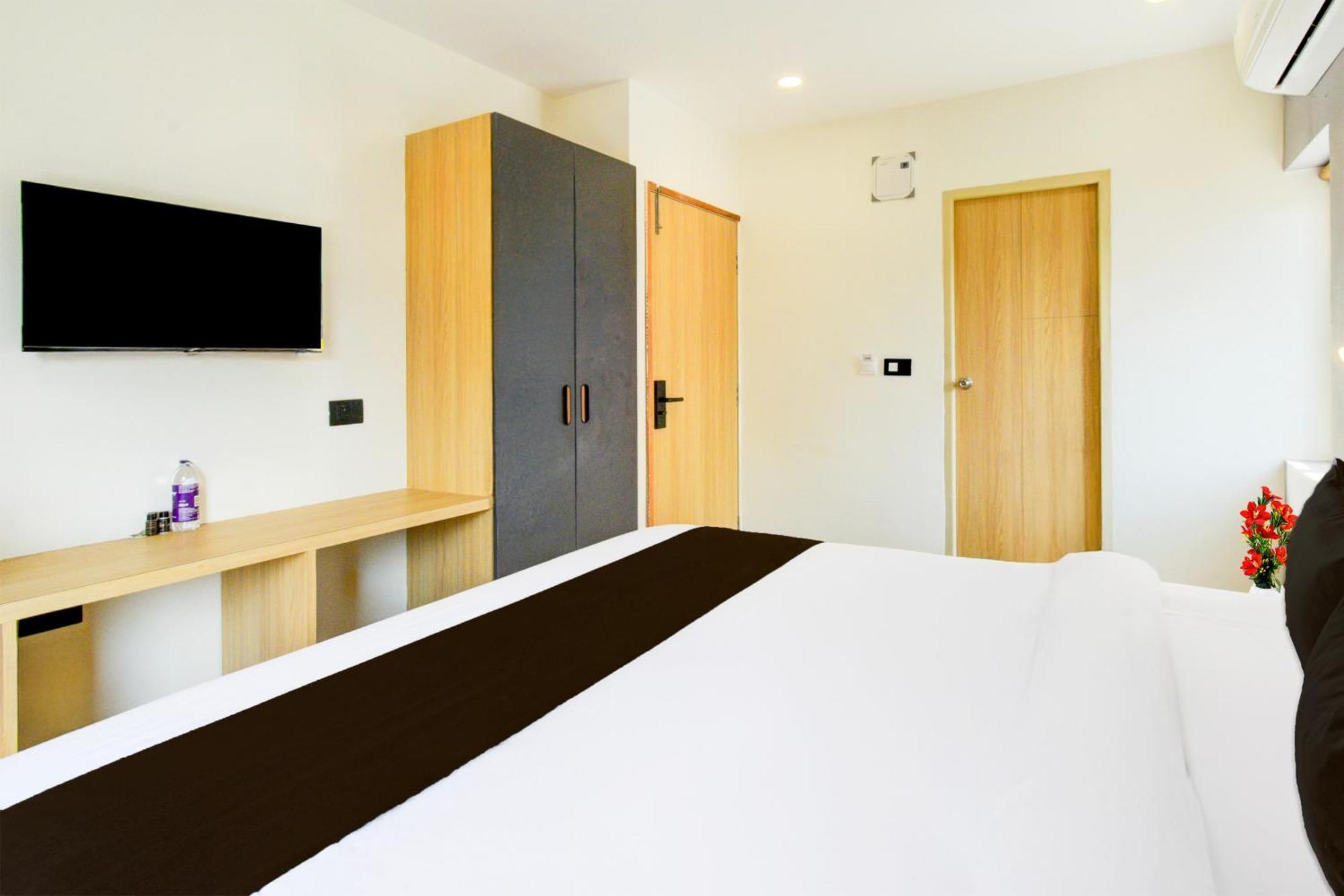 Townhouse Aarav Business Hotel ไฮเดอราบัด ภายนอก รูปภาพ